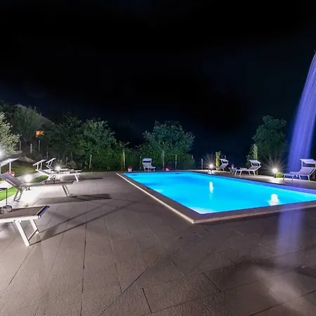 וילה Luxury Maria With Large Pool
