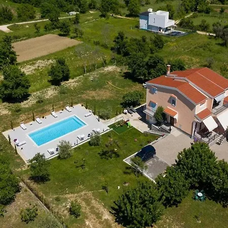 Luxury Maria With Large Pool Вилла