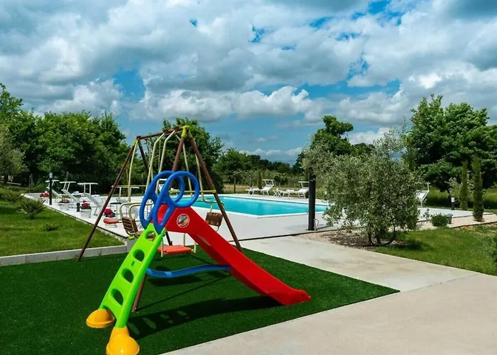 Luxury Maria With Large Pool Вилла Policnik