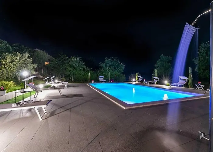 Вилла Luxury Maria With Large Pool