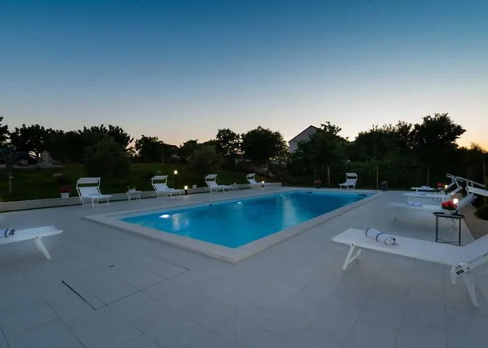 וילה Luxury Maria With Large Pool