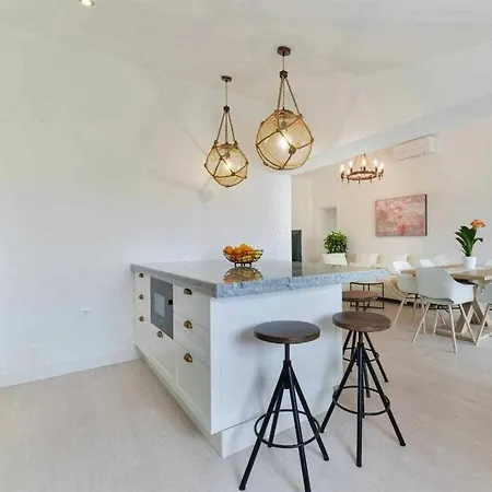 Βίλα Luxury Maria With Large Pool Policnik