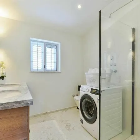 Luxury Maria With Large Pool *