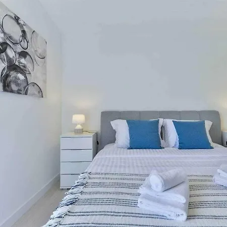 Luxury Maria With Large Pool