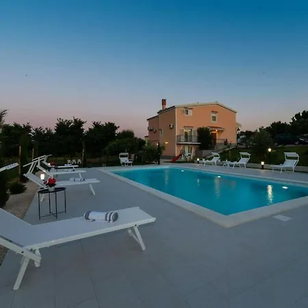 Luxury Maria With Large Pool * Policnik