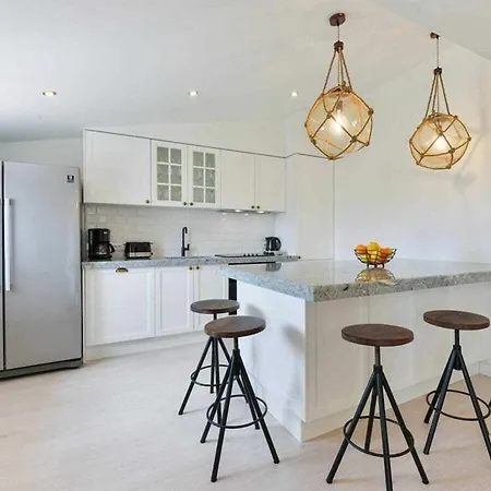 Luxury Maria With Large Pool Villa *