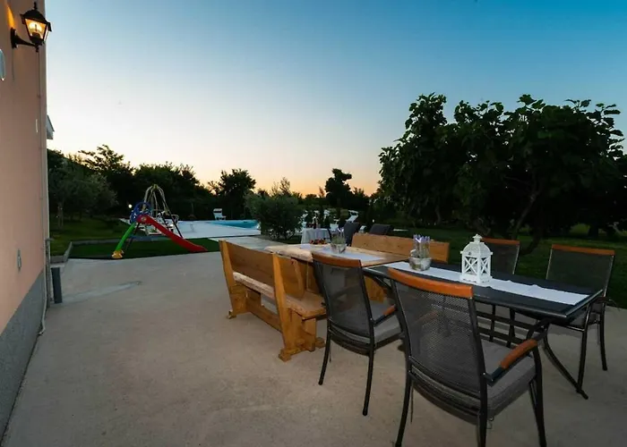 Luxury Maria With Large Pool Vila Policnik