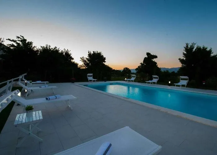 Вилла Luxury Maria With Large Pool *