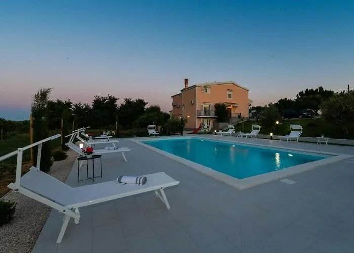 Luxury Maria With Large Pool * Policnik