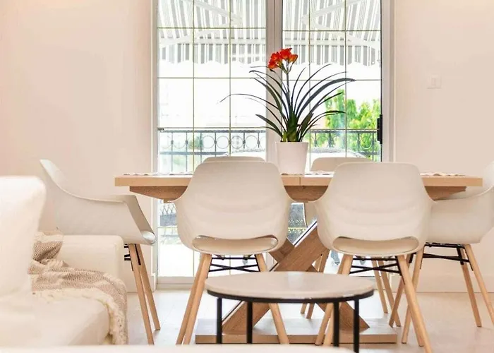 Вилла Luxury Maria With Large Pool Policnik