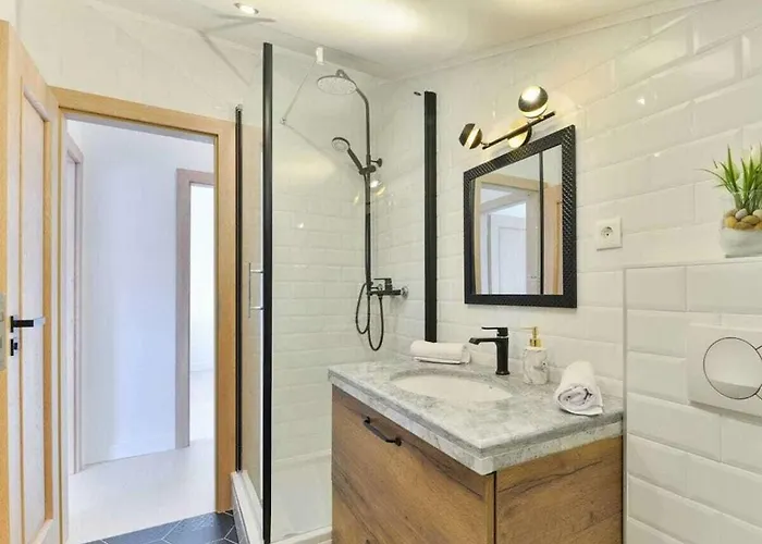 Luxury Maria With Large Pool *